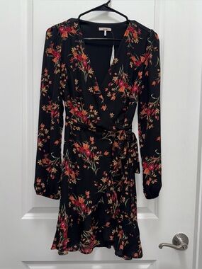 NWT Francesca’s mi Ami Floral Wrap Mini Dress
